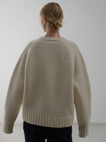 Essential Raglan Sweater_ivory