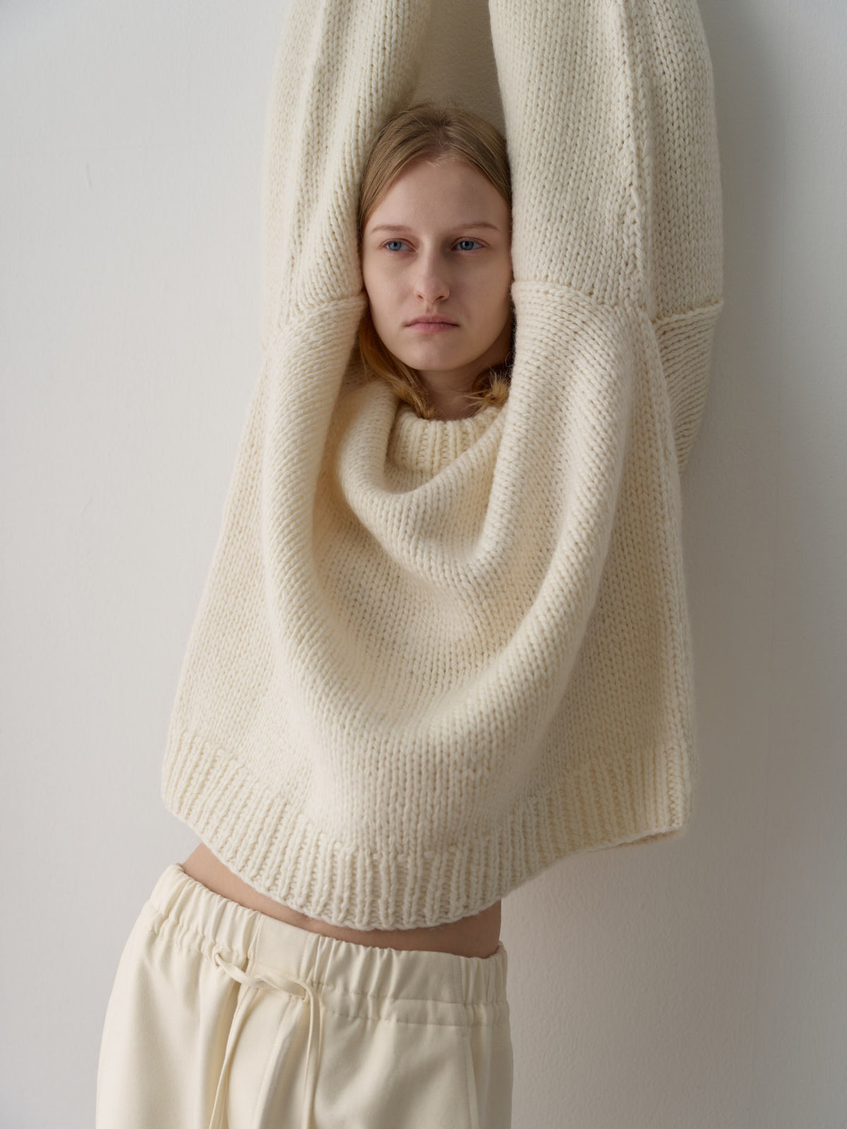 Handmade Round-neck Sweater_ivory