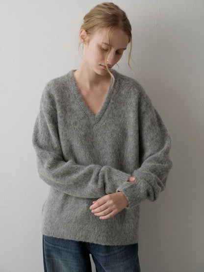 Alpaca V-Neck Sweater_grey