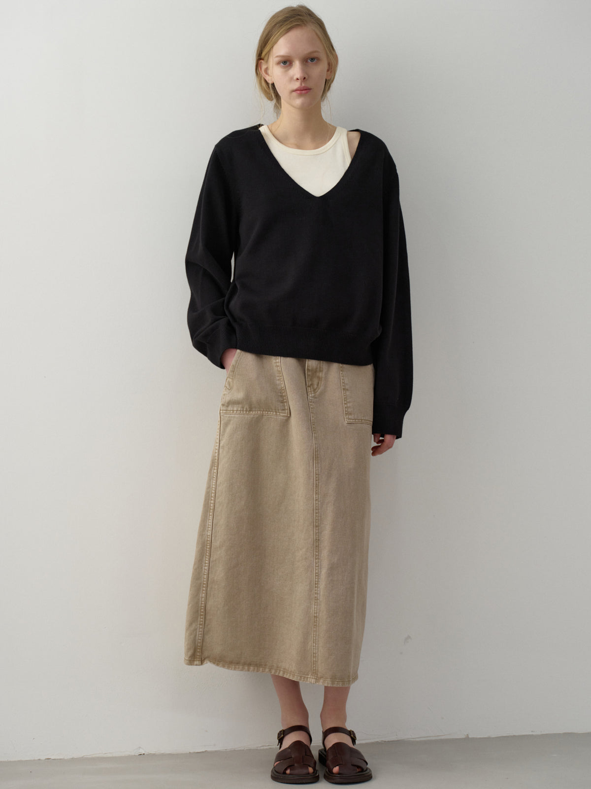 Deep V-Neck Knit_Black