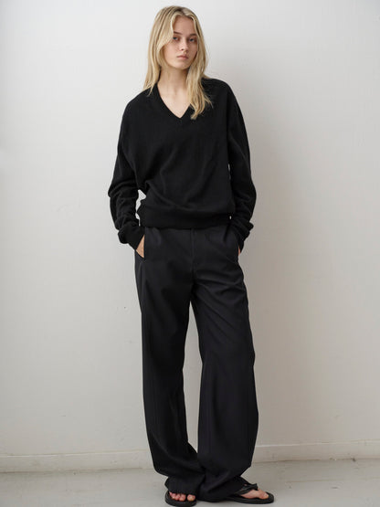[11/18 Pre-order] Essential V-neck Knit_black