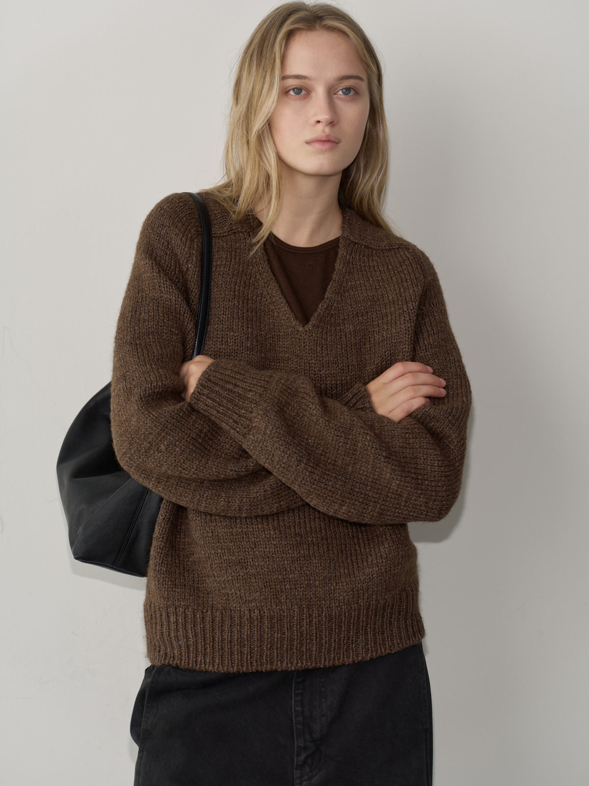 Textured V-neck Knit_brown