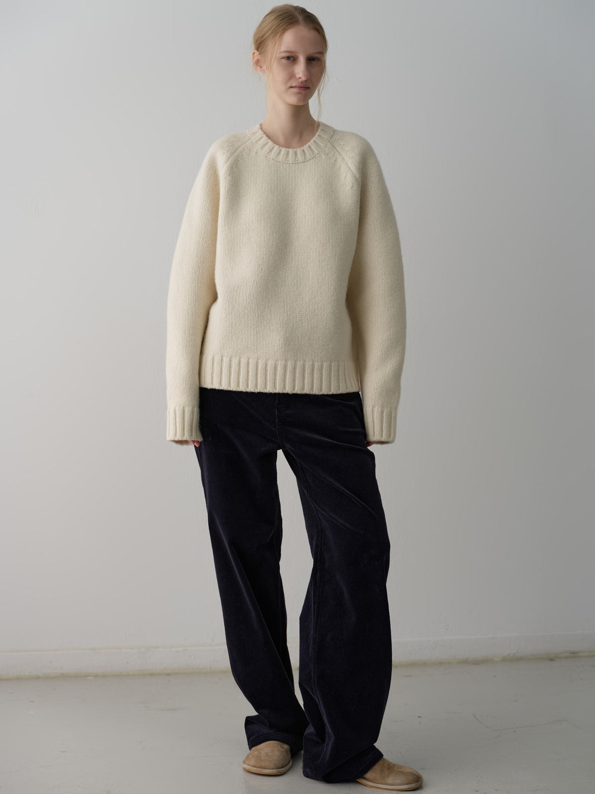 Essential Raglan Sweater_ivory