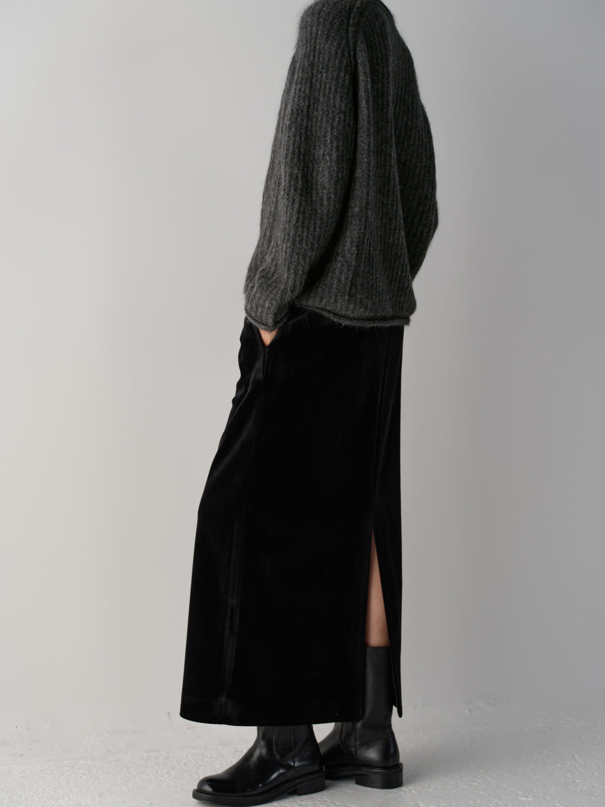 Velvet Maxi Skirt_black