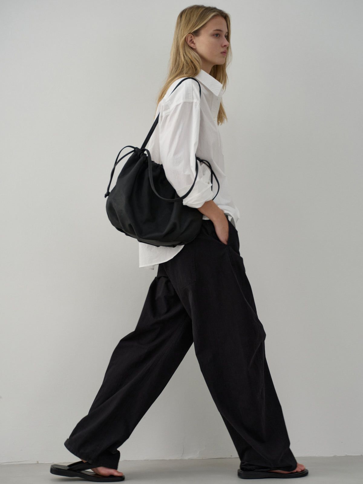 Leather Pull Bag_black