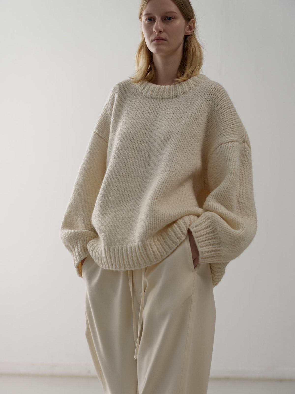 Handmade Round-neck Sweater_ivory