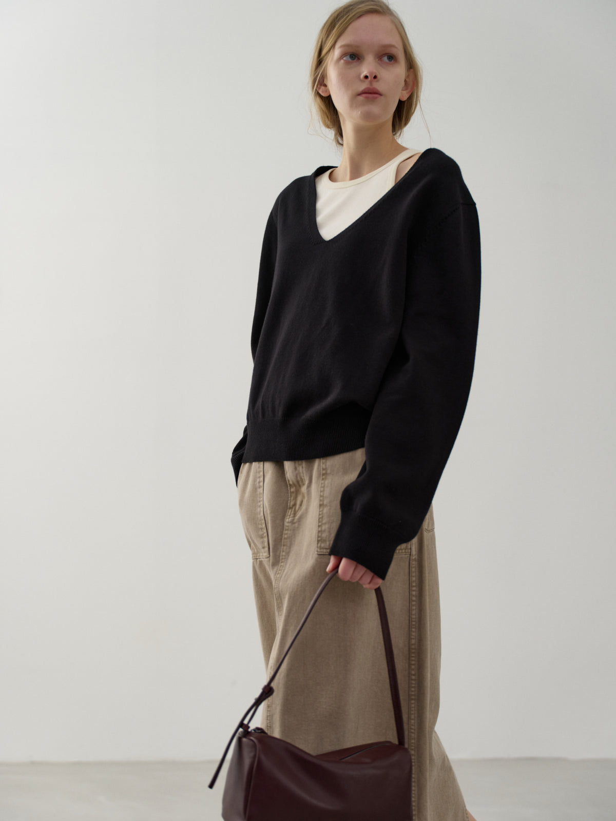 Deep V-Neck Knit_Black