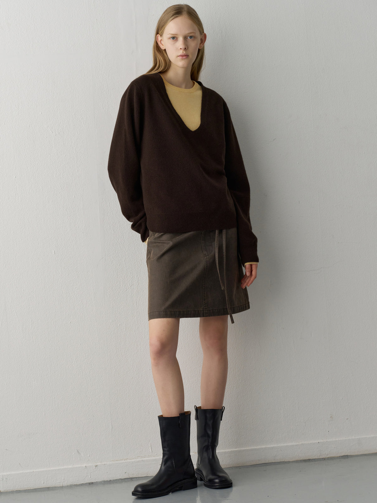 Cashmere Deep V-Neck Knit_dark brown