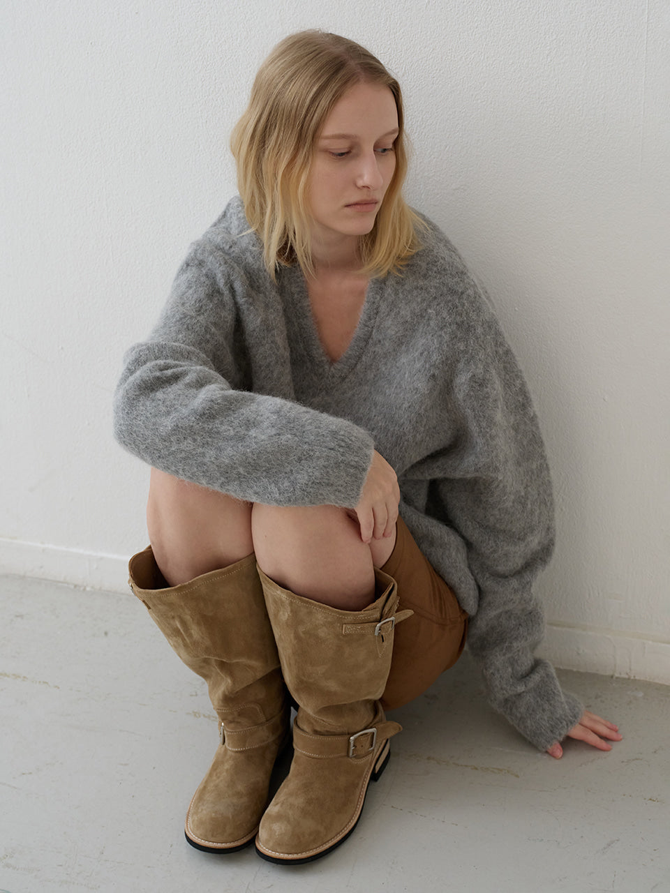 Alpaca V-Neck Sweater_grey