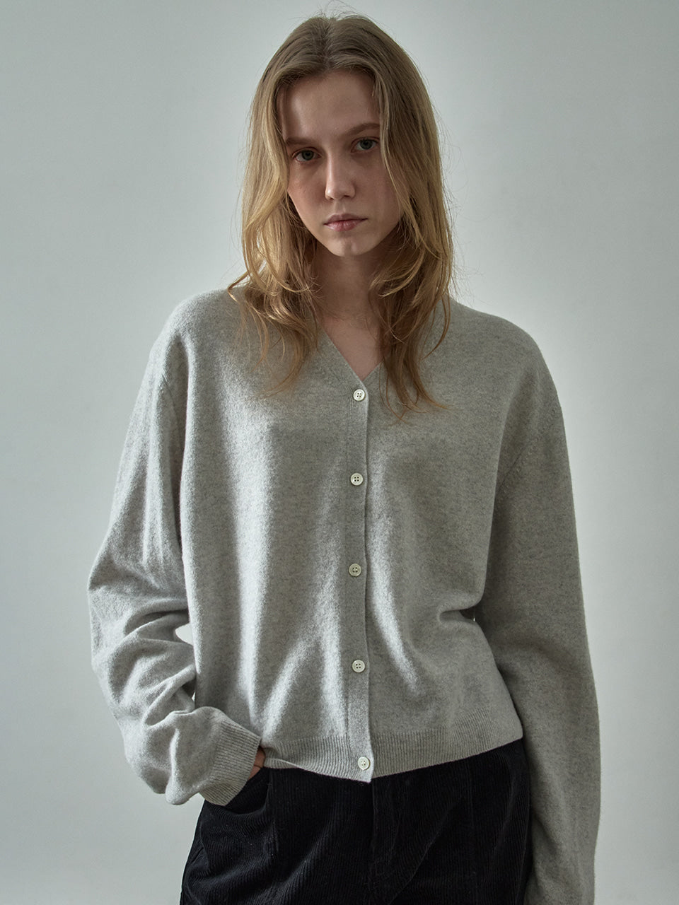 [11/11 Pre-order] Cashmere V-neck Cardigan_light grey