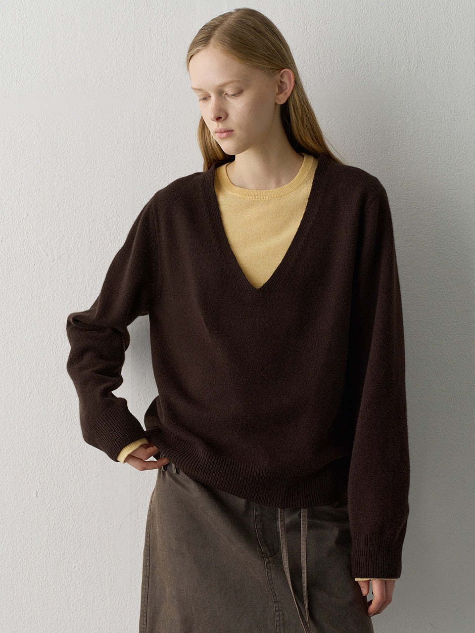 Cashmere Deep V-Neck Knit_dark brown