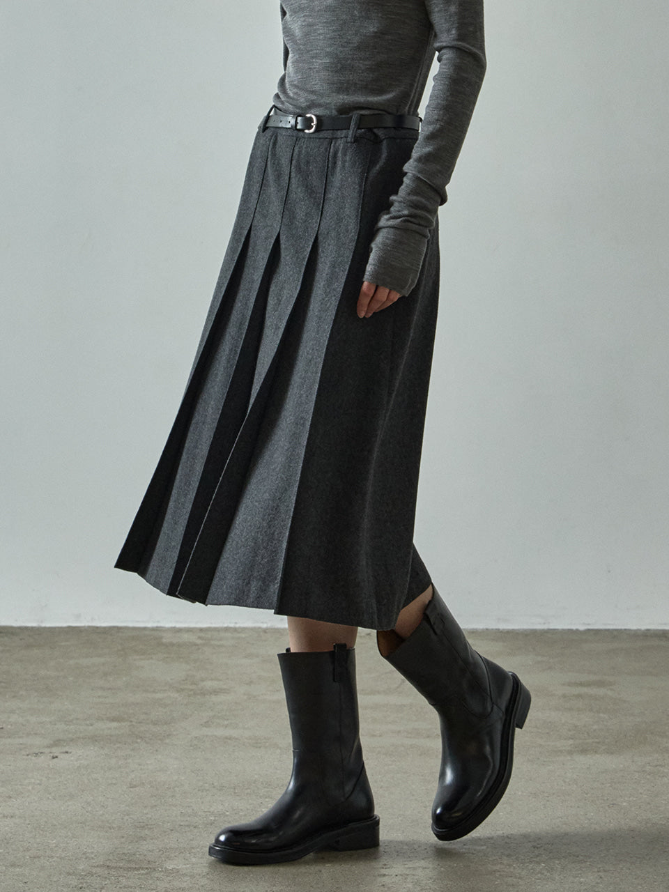 Classic Pleated Skirt_charcoal