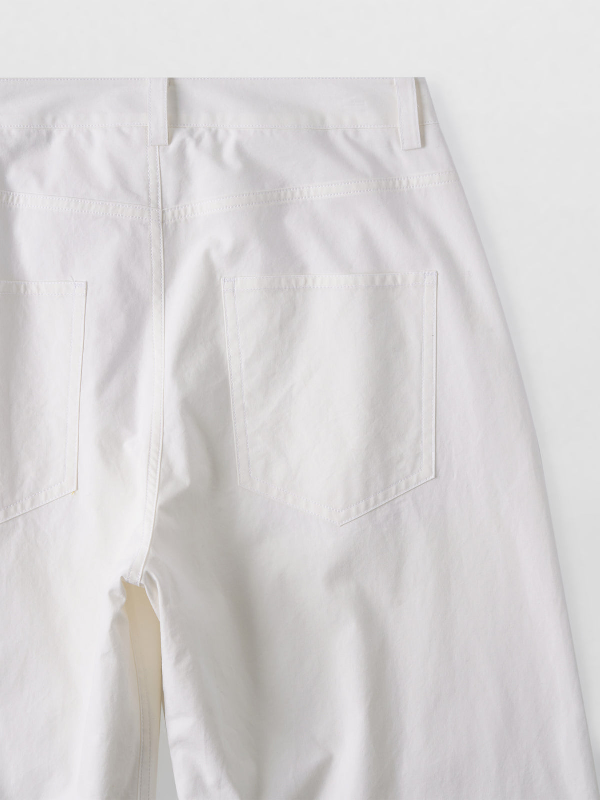 Round Curved Pants_white