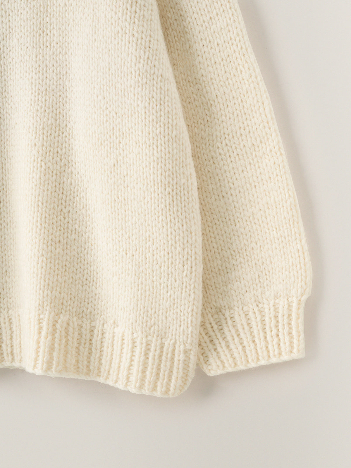 Handmade Round-neck Sweater_ivory