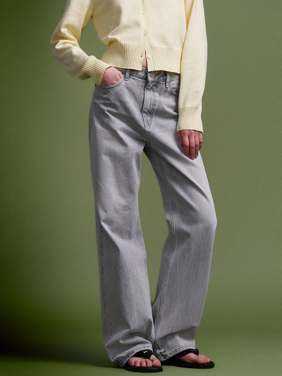 High-Waist Straight Jeans_light grey
