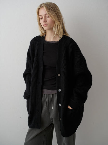 Shetland Wool V-Neck Cardigan_black