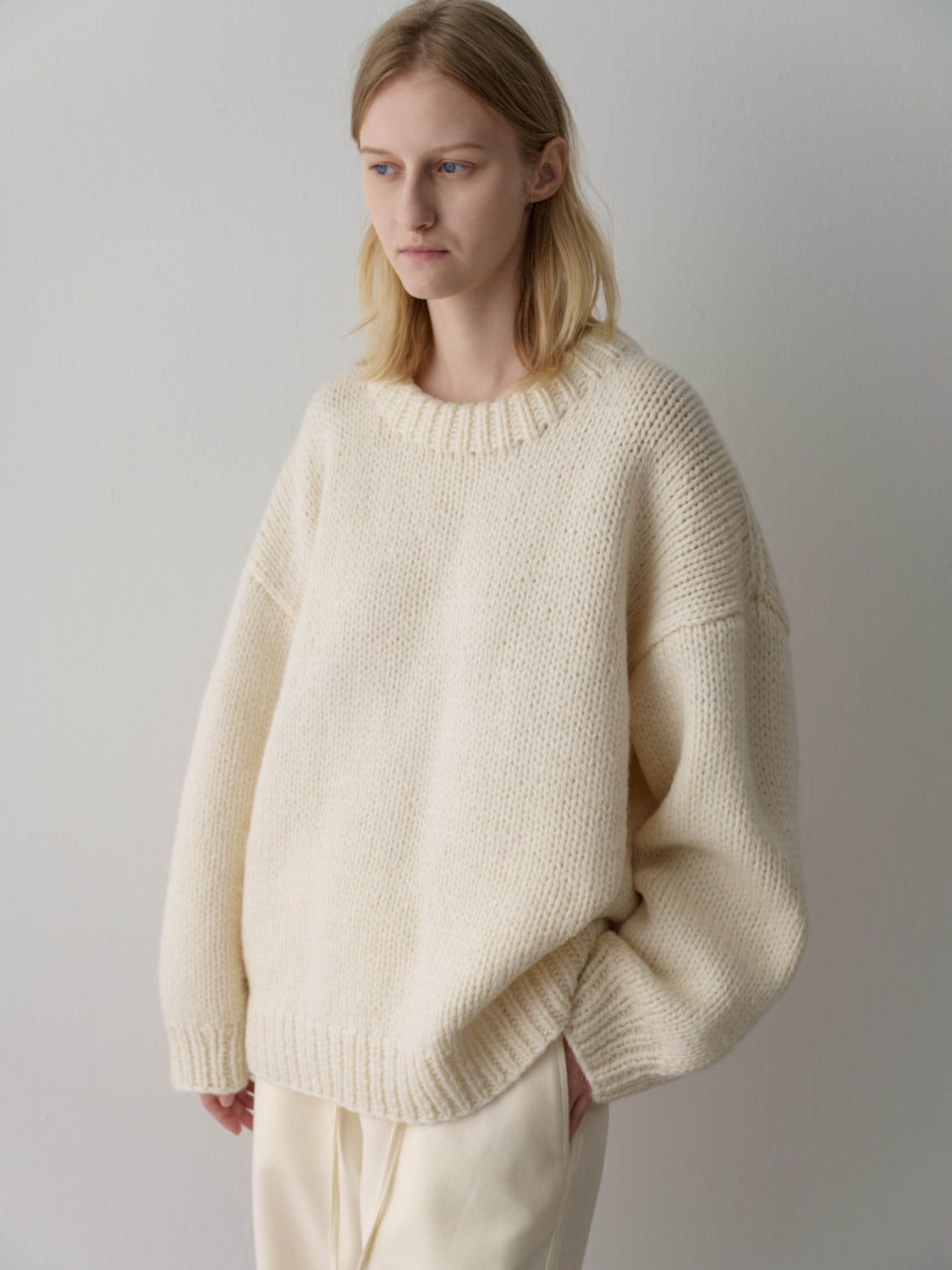 Handmade Round-neck Sweater_ivory