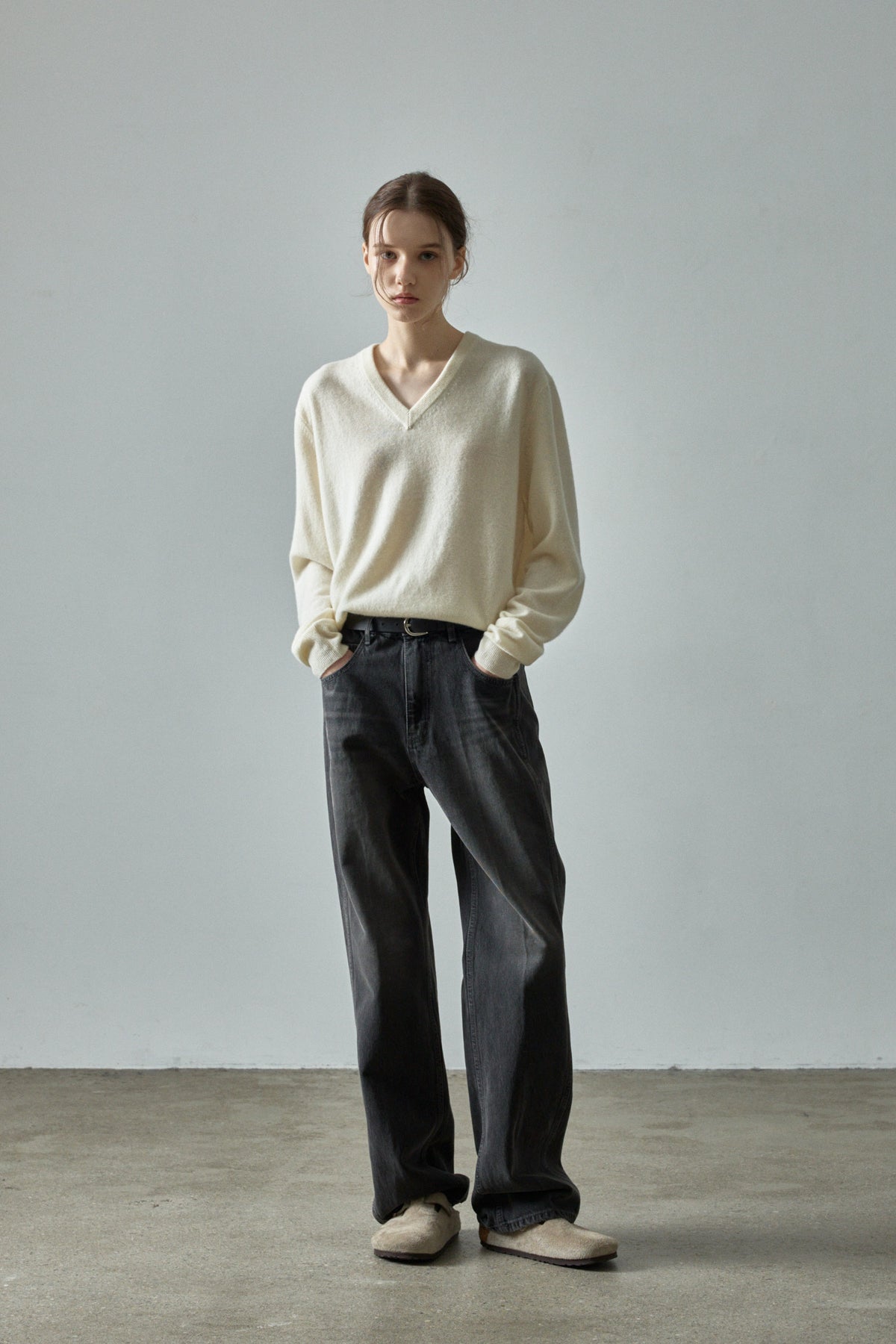 Essential V-neck Knit_ivory