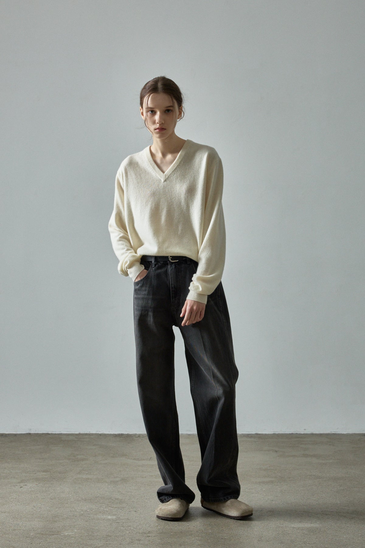 Essential V-neck Knit_ivory