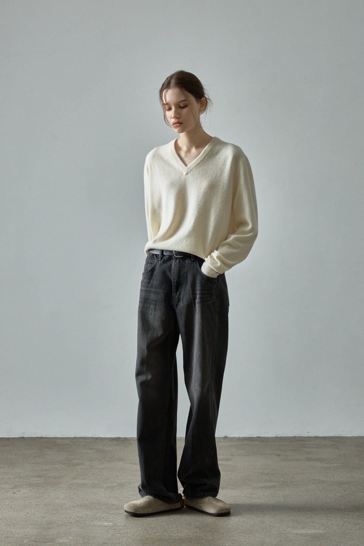 Essential V-neck Knit_ivory