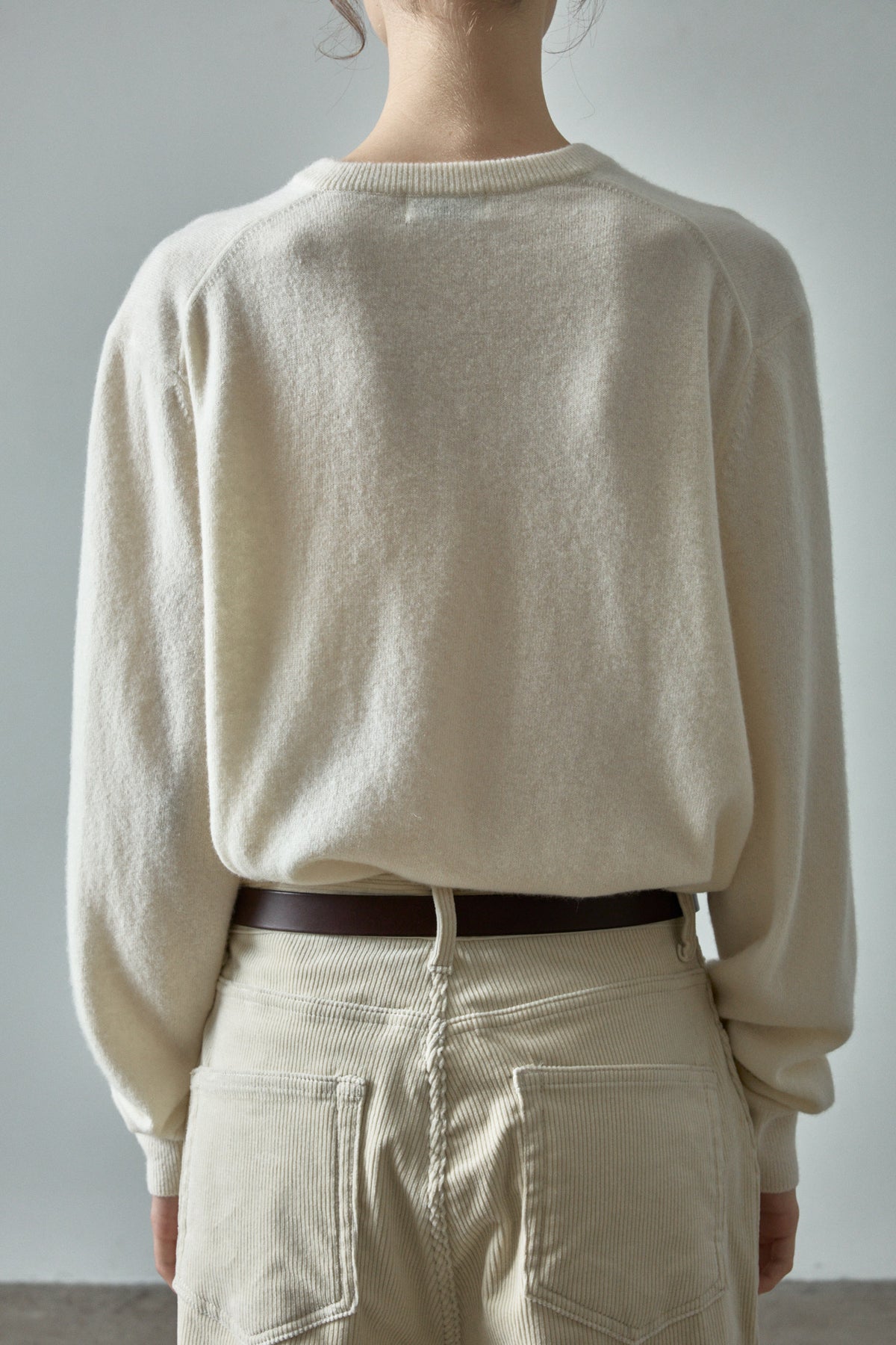 Essential V-neck Knit_ivory